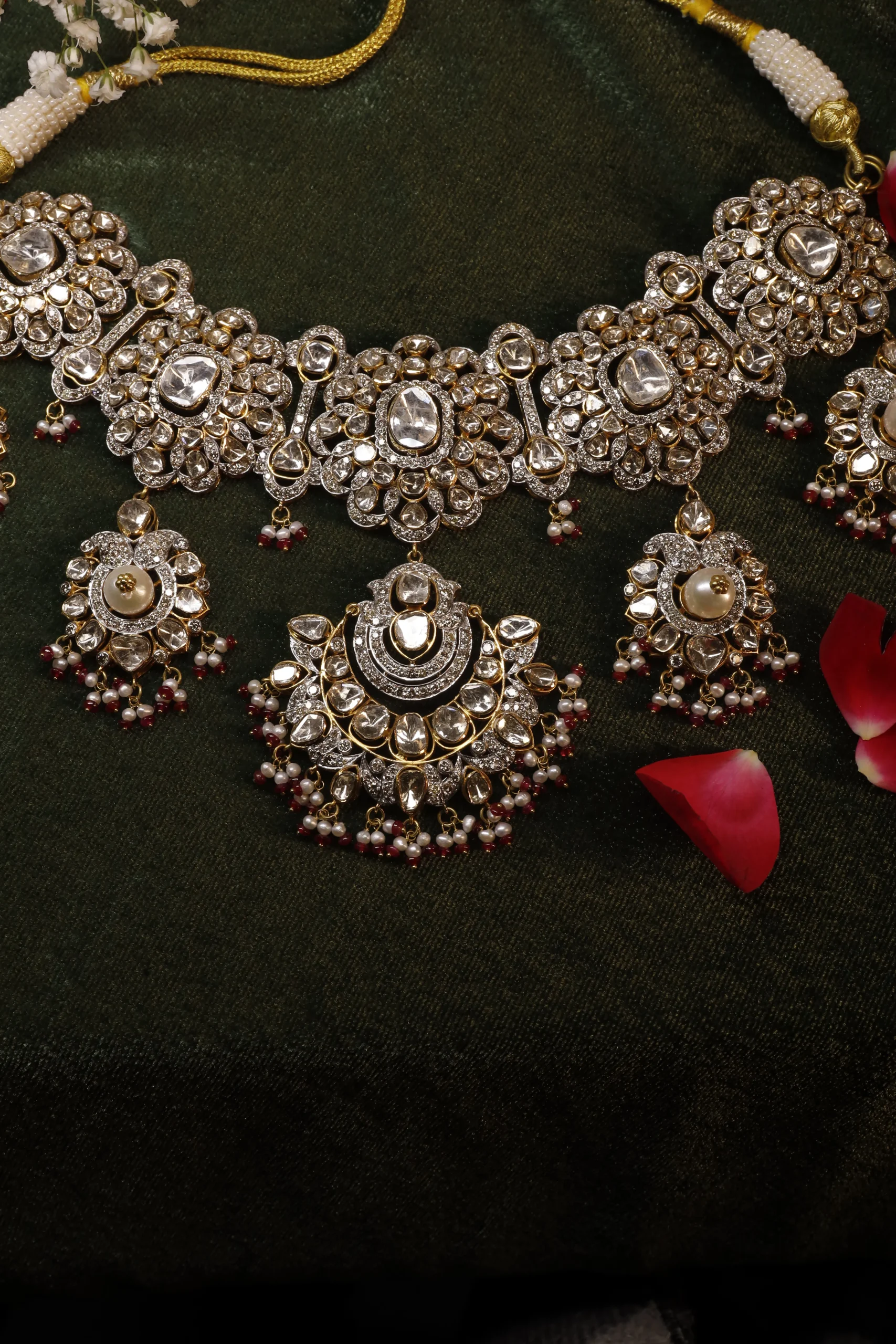 Emerald heritage diamond necklace